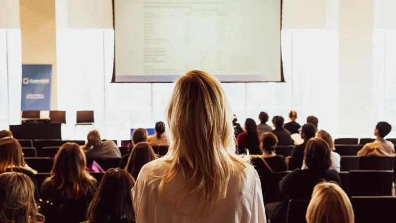 Rola oprawy multimedialnej w prezentacjach biznesowych
